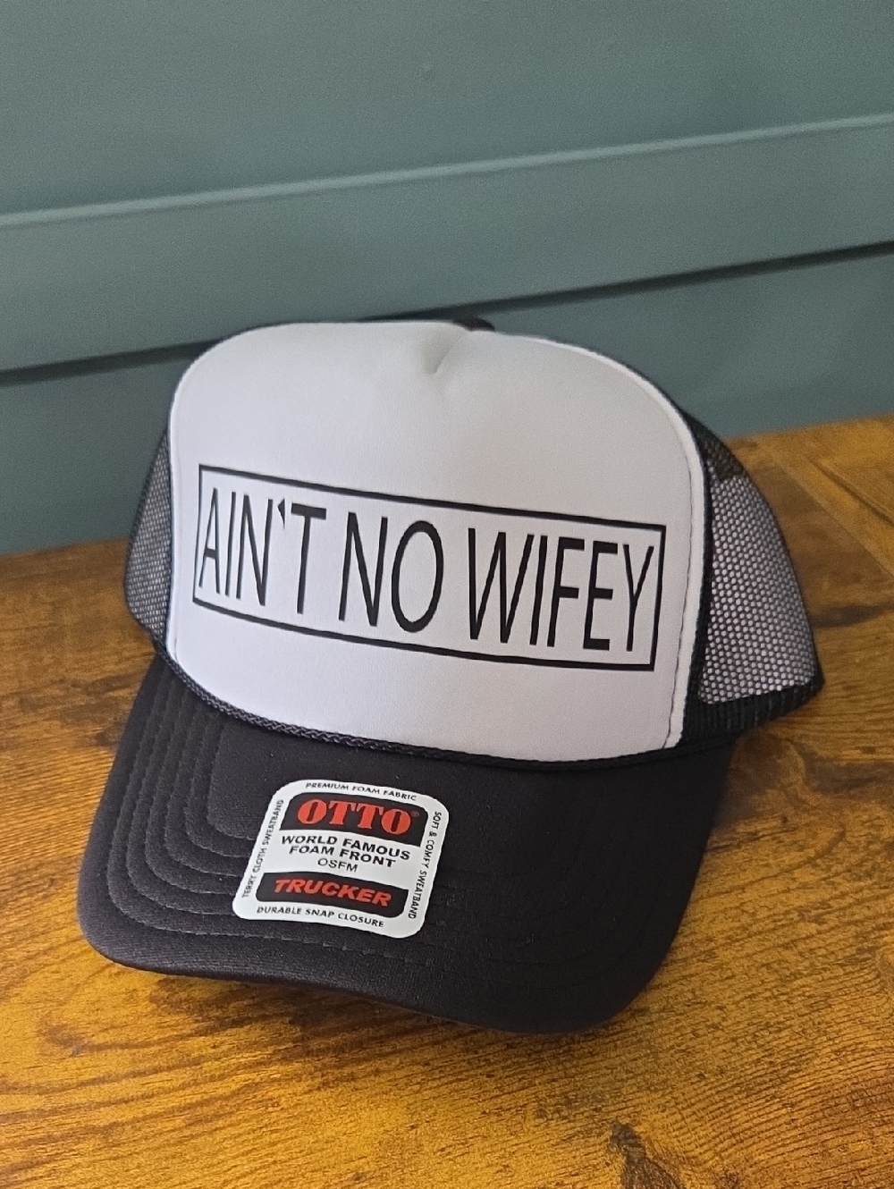 OTTO Black & White 'AIN'T NO WIFEY' Mesh Trucker Hat